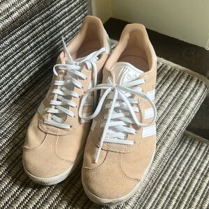 Gazelle sneakers light pink size 8.5 great condition!